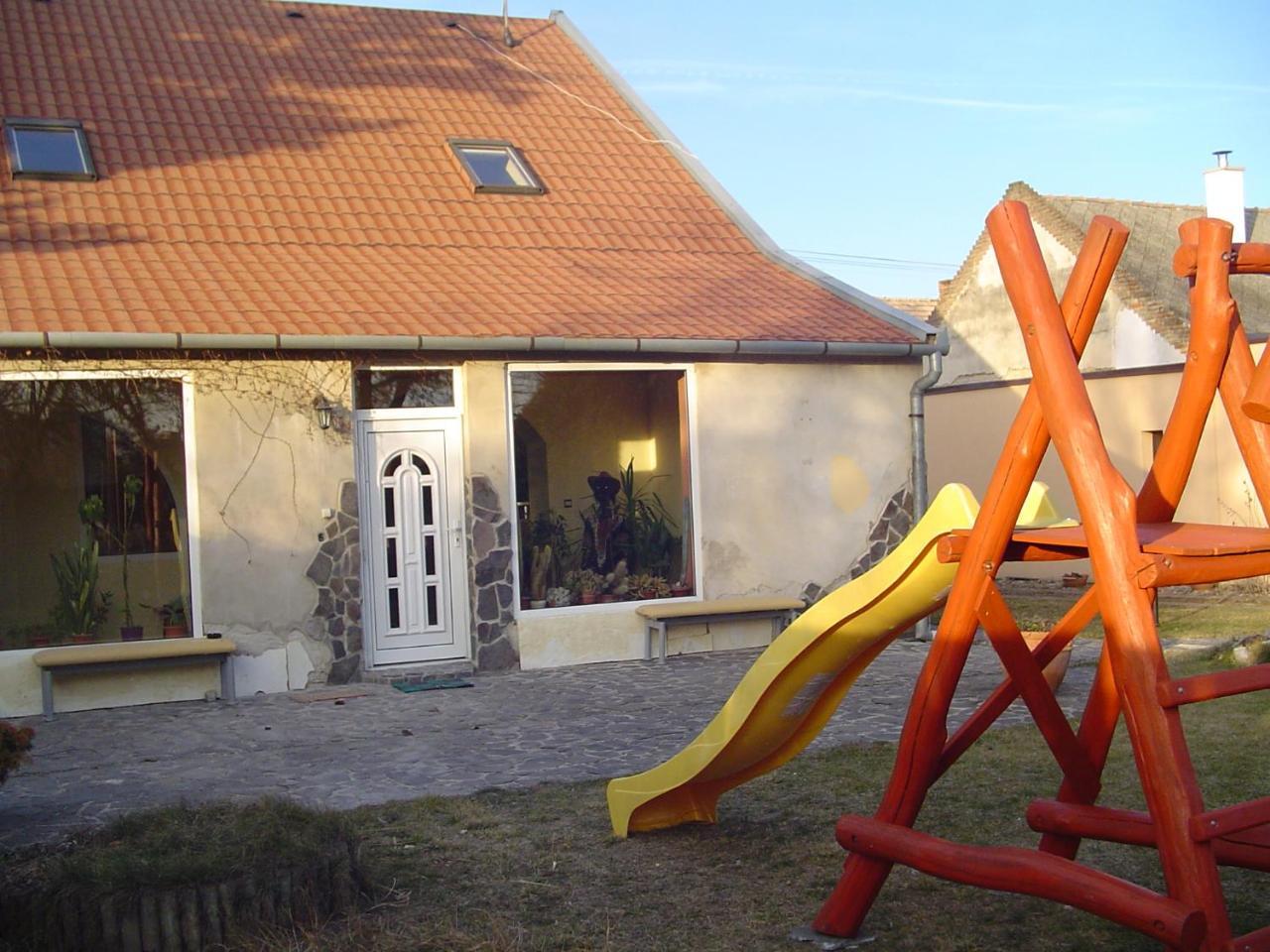 Villa Ametyst Štúrovo Zewnętrze zdjęcie